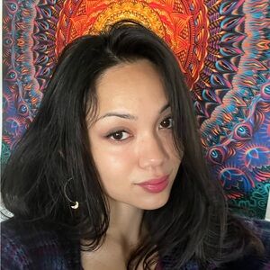 Meet your Posher, Crystal